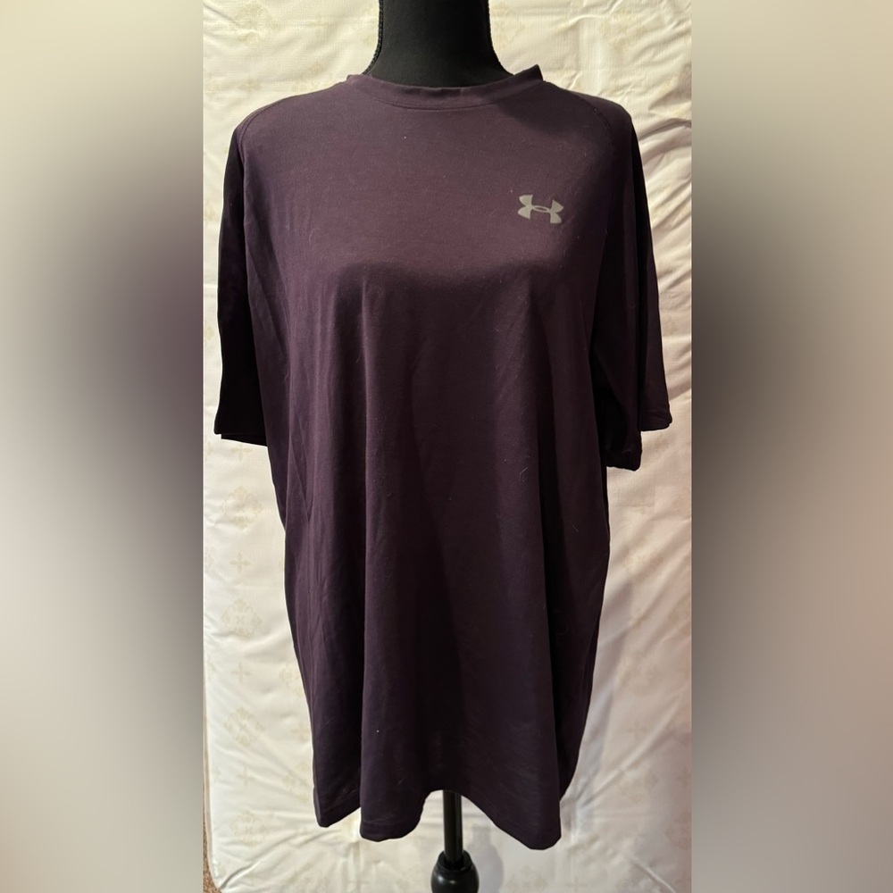 Men’s purple Under Armour T-shirt